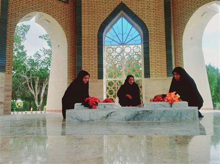 غبارروبی قبور مطهر شهدای گمنام